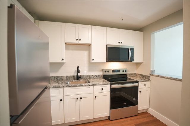 366 main Street 105, Warren, RI 02885