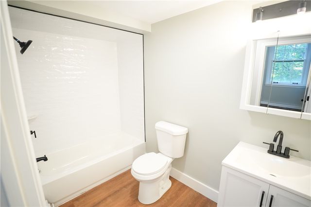 366 main Street 105, Warren, RI 02885