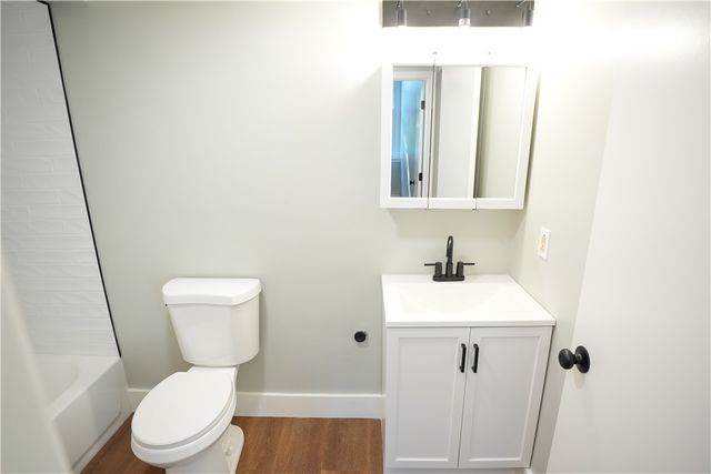 366 main Street 105, Warren, RI 02885