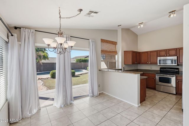 4319 E TETHER Trail, Phoenix, AZ 85050
