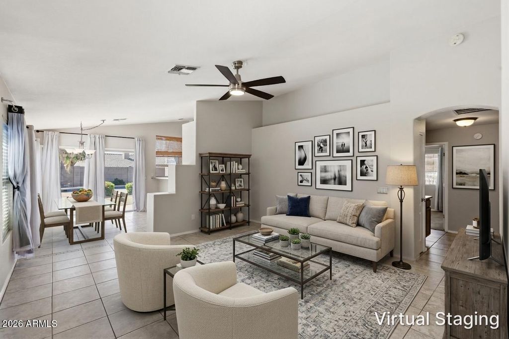 4319 E TETHER Trail, Phoenix, AZ 85050 — photo 2