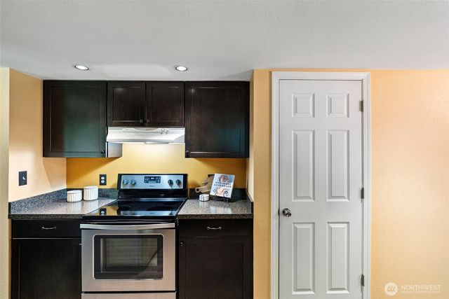 19064 10th Avenue NE, Poulsbo, WA 98370