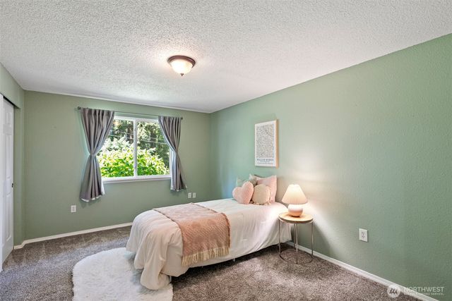 19064 10th Avenue NE, Poulsbo, WA 98370