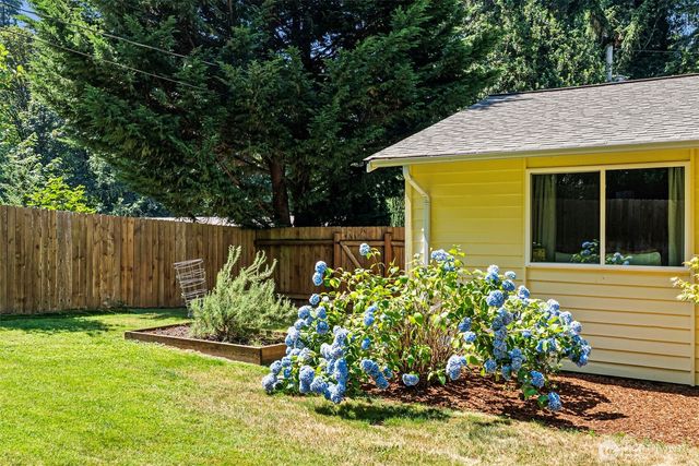 19064 10th Avenue NE, Poulsbo, WA 98370