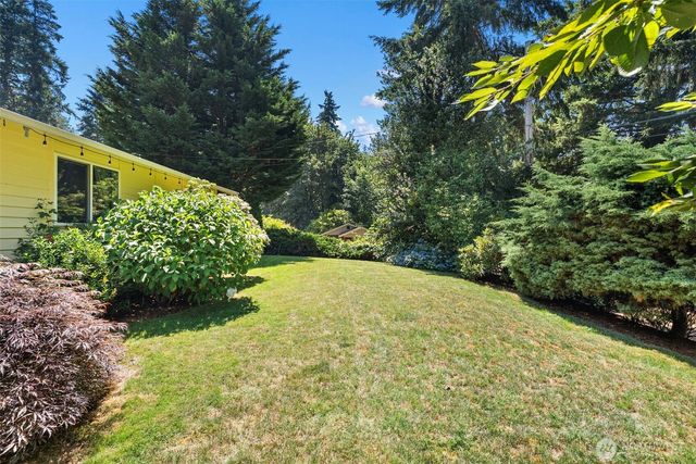 19064 10th Avenue NE, Poulsbo, WA 98370