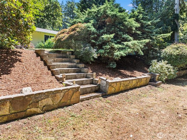 19064 10th Avenue NE, Poulsbo, WA 98370