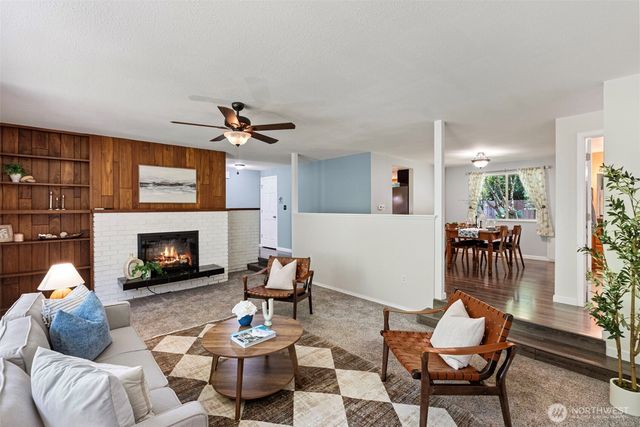 19064 10th Avenue NE, Poulsbo, WA 98370