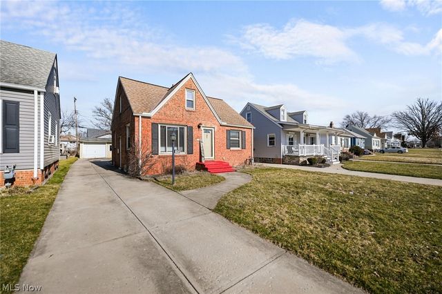 2438 Brookdale Avenue, Parma, OH 44134