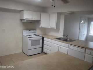 6661 E Barrow Street, Tucson, AZ 85730