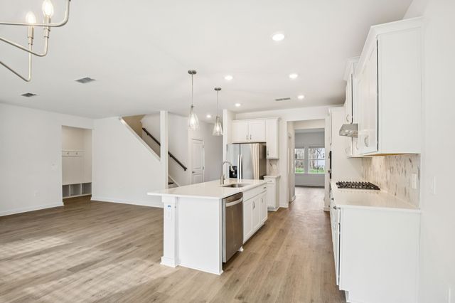 112 Vanguard Drive, La Vergne, TN 37086