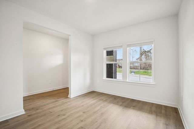 112 Vanguard Drive, La Vergne, TN 37086