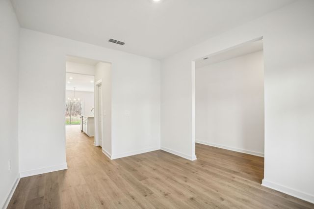 112 Vanguard Drive, La Vergne, TN 37086