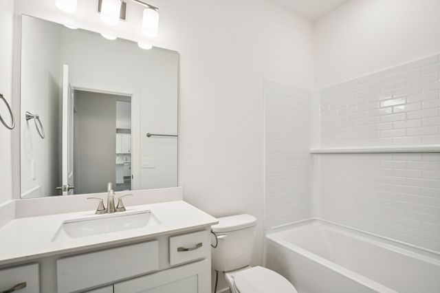 112 Vanguard Drive, La Vergne, TN 37086