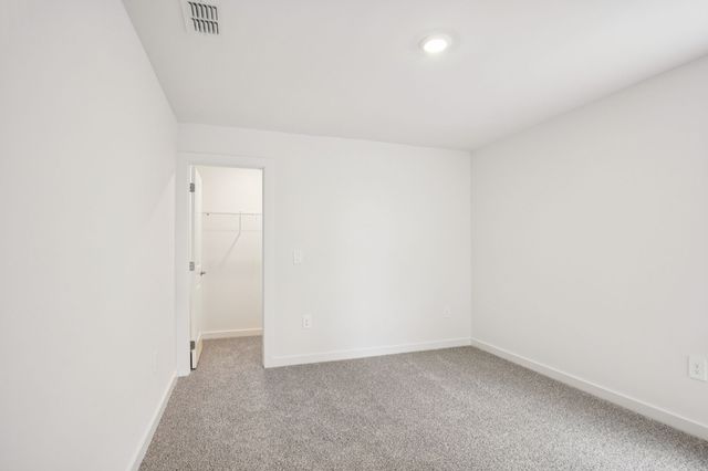 112 Vanguard Drive, La Vergne, TN 37086