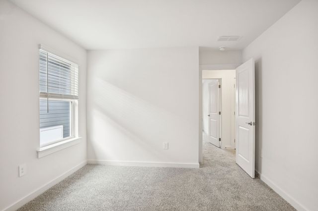 112 Vanguard Drive, La Vergne, TN 37086