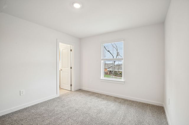 112 Vanguard Drive, La Vergne, TN 37086