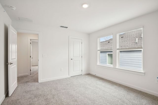 112 Vanguard Drive, La Vergne, TN 37086