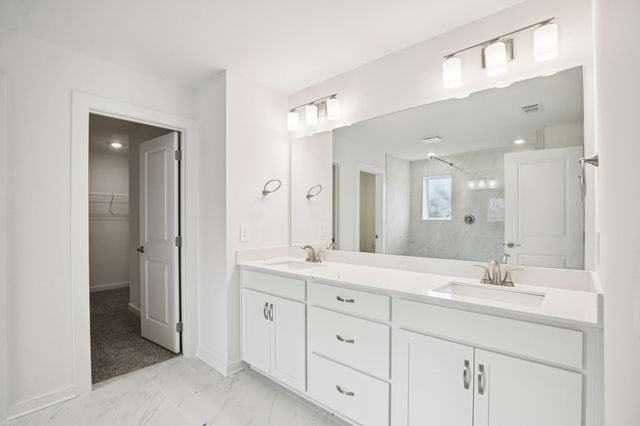 112 Vanguard Drive, La Vergne, TN 37086