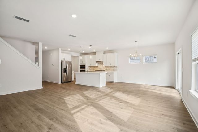 112 Vanguard Drive, La Vergne, TN 37086