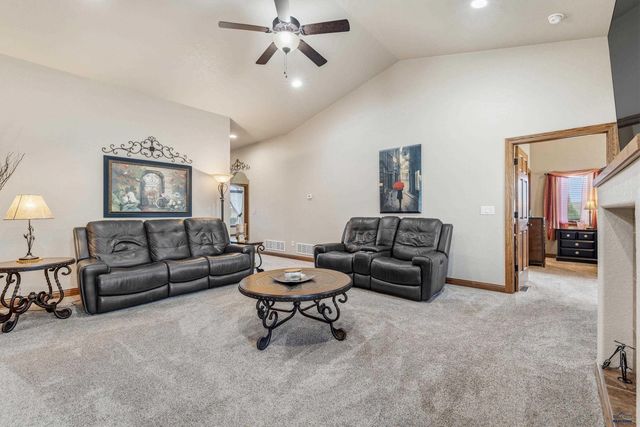 321 DUNBAR CT, Rapid City, SD 57701