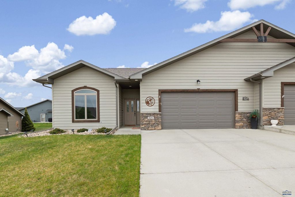 321 DUNBAR CT, Rapid City, SD 57701
