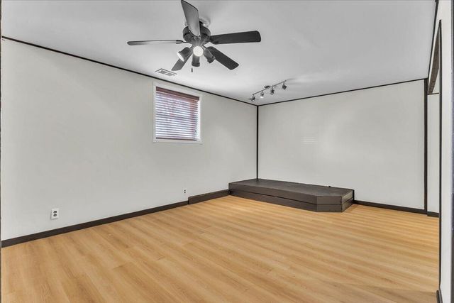 215 Glencove Drive, Michigan City, IN 46360