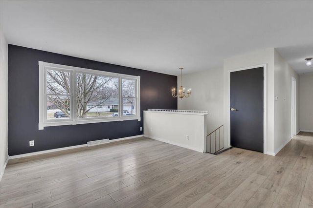 215 Glencove Drive, Michigan City, IN 46360