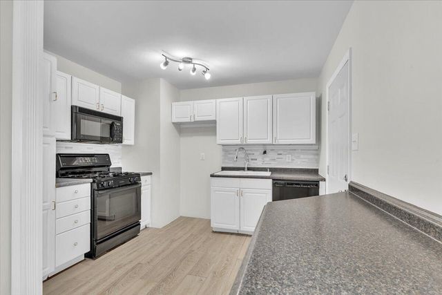 215 Glencove Drive, Michigan City, IN 46360