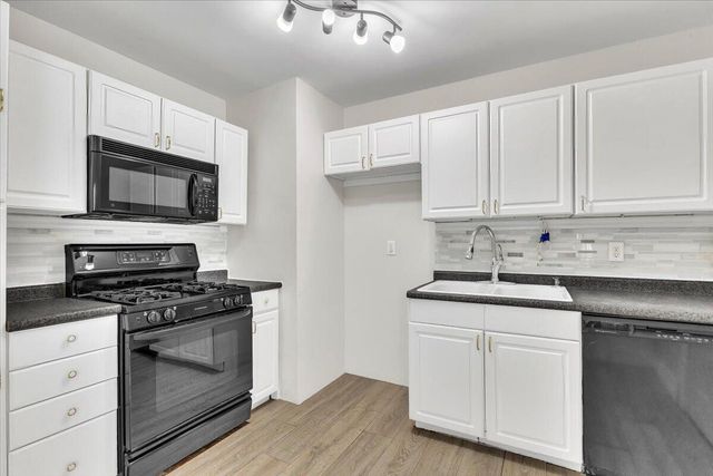 215 Glencove Drive, Michigan City, IN 46360