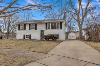 215 Glencove Drive, Michigan City, IN 46360