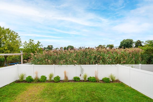 1033 Reef Road, Fairfield, CT 06824