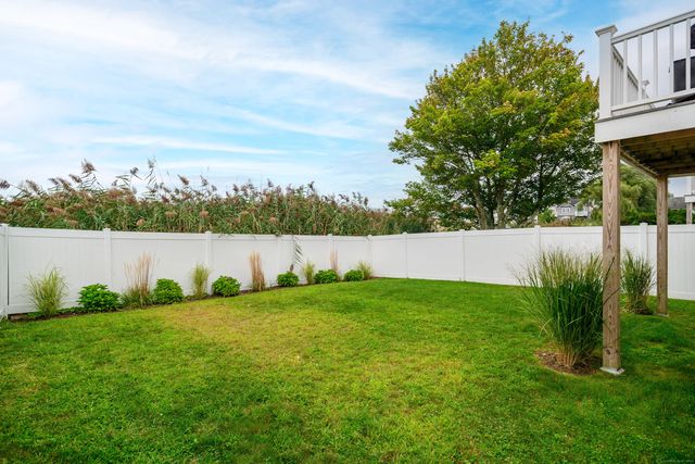 1033 Reef Road, Fairfield, CT 06824