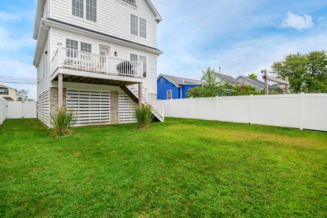 1033 Reef Road, Fairfield, CT 06824