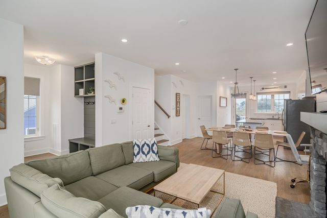 1033 Reef Road, Fairfield, CT 06824