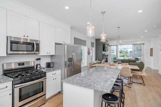 1033 Reef Road, Fairfield, CT 06824