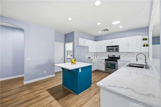 4121 W Avenue J6, Lancaster, CA 93536
