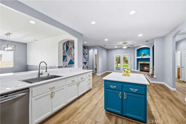 4121 W Avenue J6, Lancaster, CA 93536