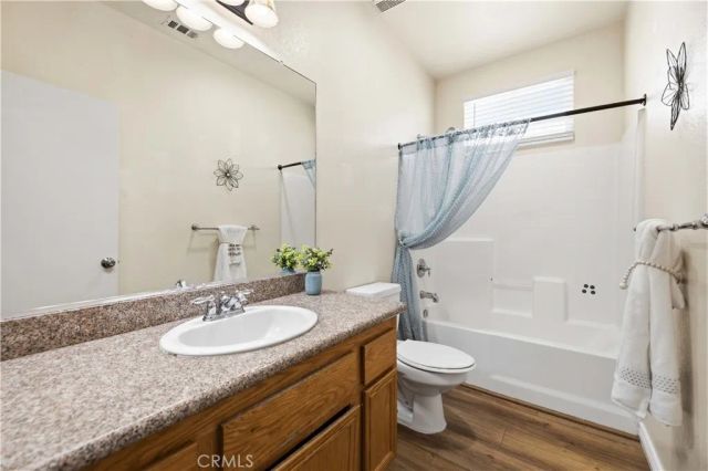 4121 W Avenue J6, Lancaster, CA 93536