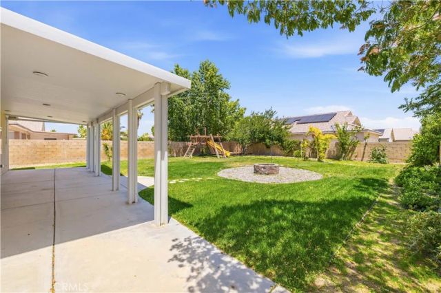 4121 W Avenue J6, Lancaster, CA 93536