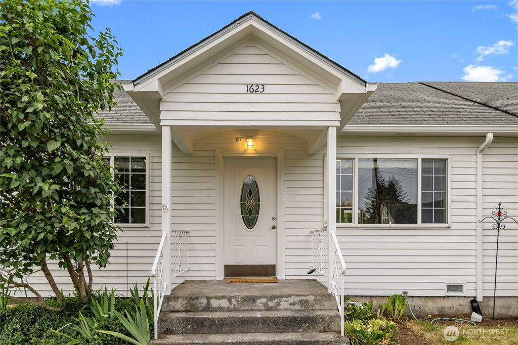 1623 Palm Avenue, Everett, WA 98203
