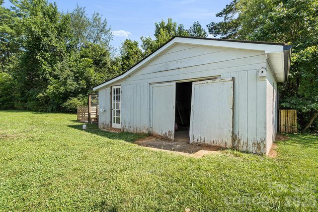 525 Kelly Avenue, Mooresville, NC 28115