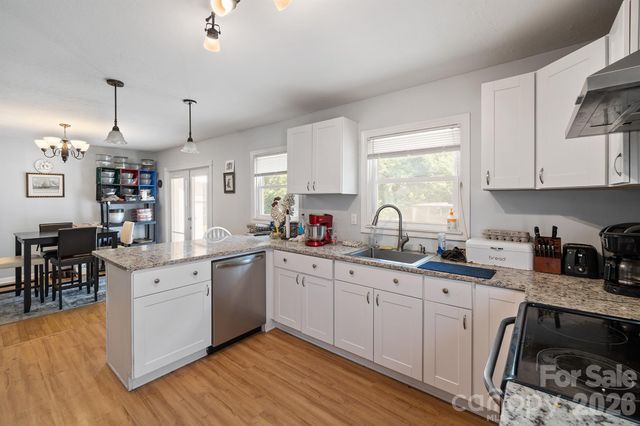 525 Kelly Avenue, Mooresville, NC 28115