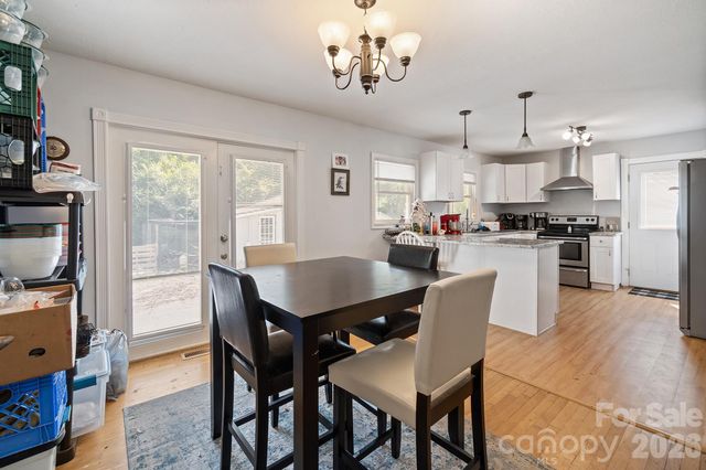 525 Kelly Avenue, Mooresville, NC 28115
