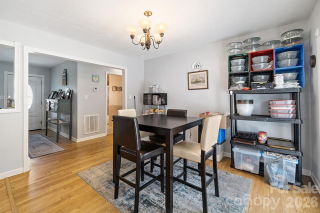 525 Kelly Avenue, Mooresville, NC 28115