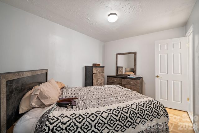 525 Kelly Avenue, Mooresville, NC 28115