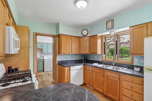 1241 29th Street NE, Cedar Rapids, IA 52402