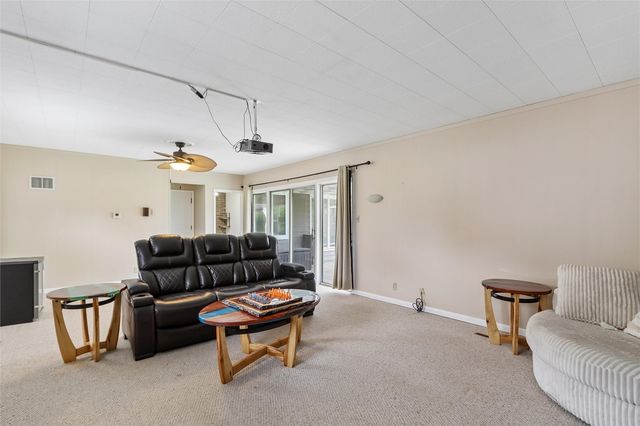 1241 29th Street NE, Cedar Rapids, IA 52402