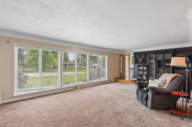 1241 29th Street NE, Cedar Rapids, IA 52402