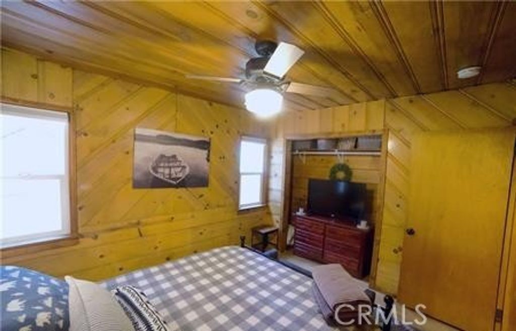 Image 10 of property listing at 382 Knight, Big Bear Lake, CA 92315