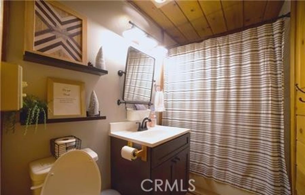 Image 13 of property listing at 382 Knight, Big Bear Lake, CA 92315